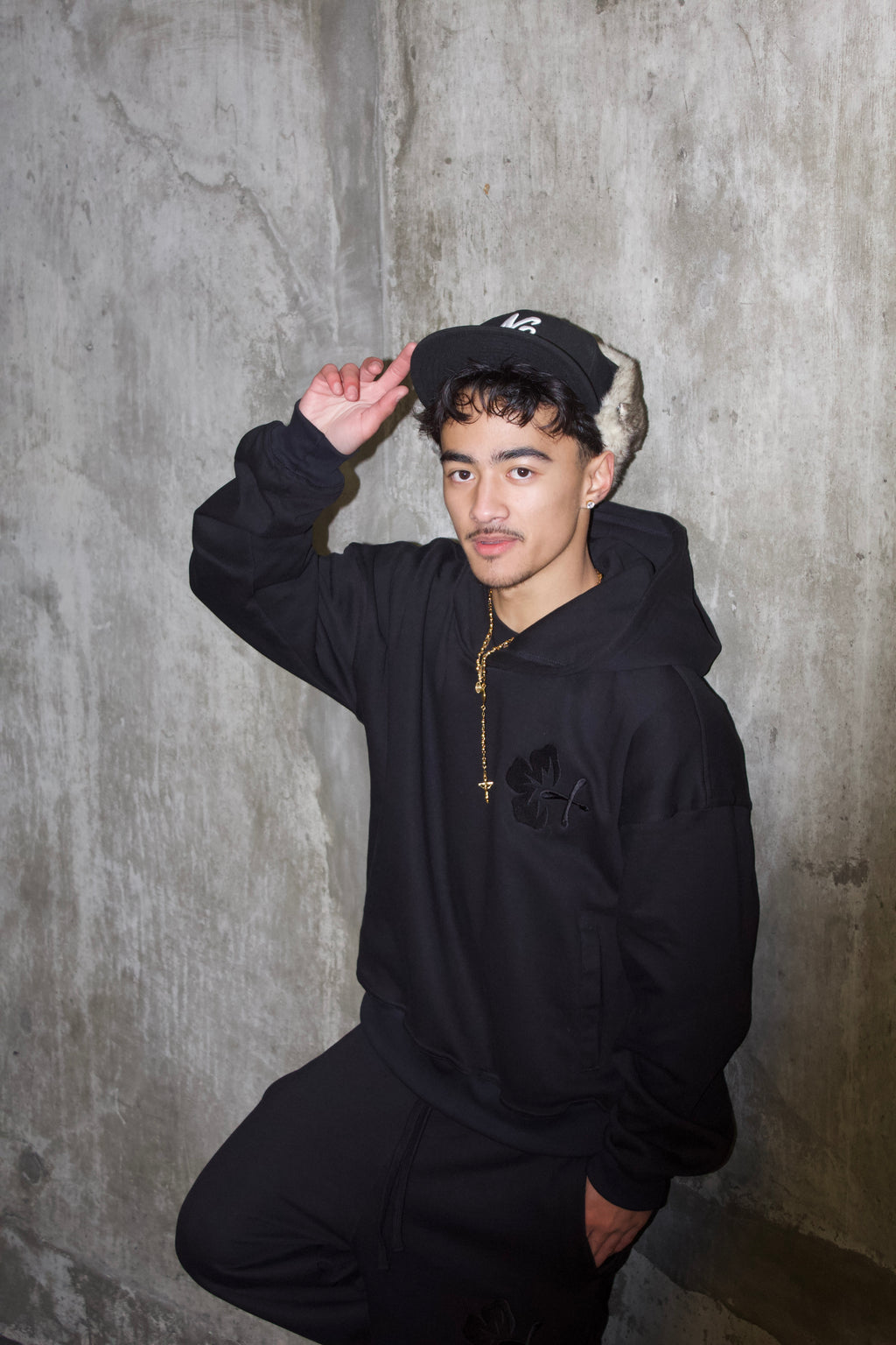 Triple black’ hoodie
